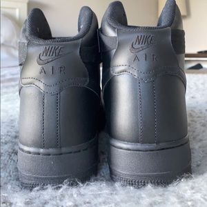 size 12 all black jordan’s